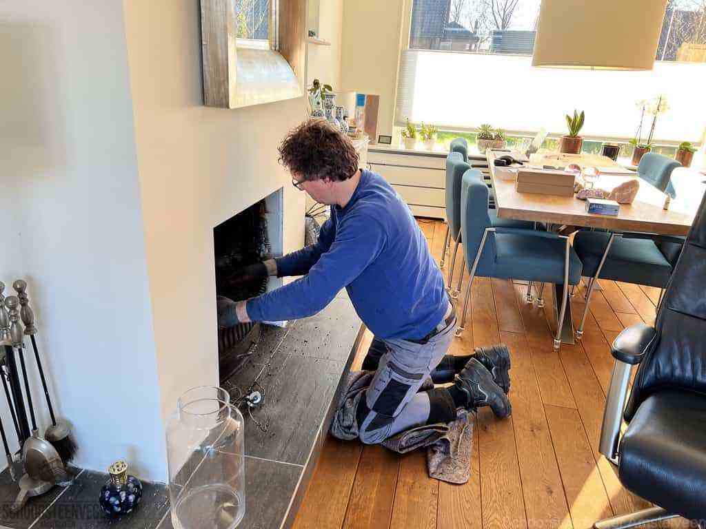 Schouwveger Amstelveen kleed schoorsteenreiniger Schouwveger Amstelveen kleed schoorsteenreiniger